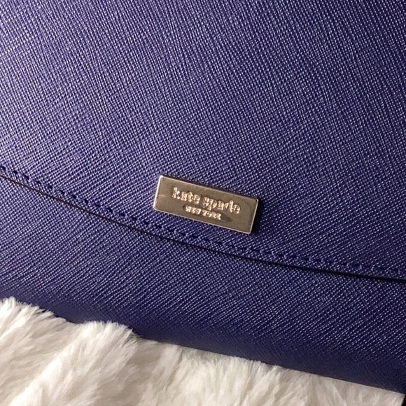 ⭐️ Make Me An Offer ⭐️ Kate Spade Wallet/Crossbody. - Picture 4 of 11